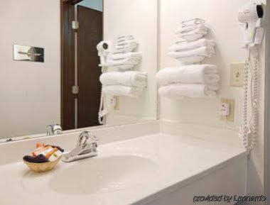ซูเปอร์ 8 บาย วินด์แฮม วอลนัท Hotel Walnut ภายนอก รูปภาพ